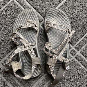 Women’s Chacos Size 8.5 Black & White